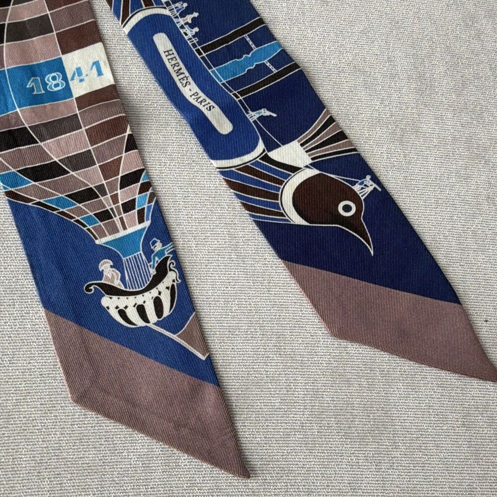 ⁠Hermes Les Folies Du Ciel Silk Twilly Scarf Blue Marine Hot Air Balloon Bird - Picture 3 of 6